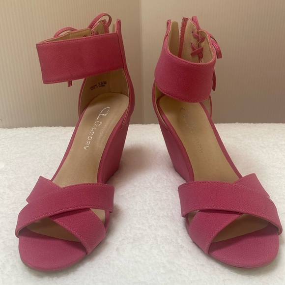 Chinese Laundry Wedge Heel Pink shoes. Size 5.5 - Picture 1 of 12